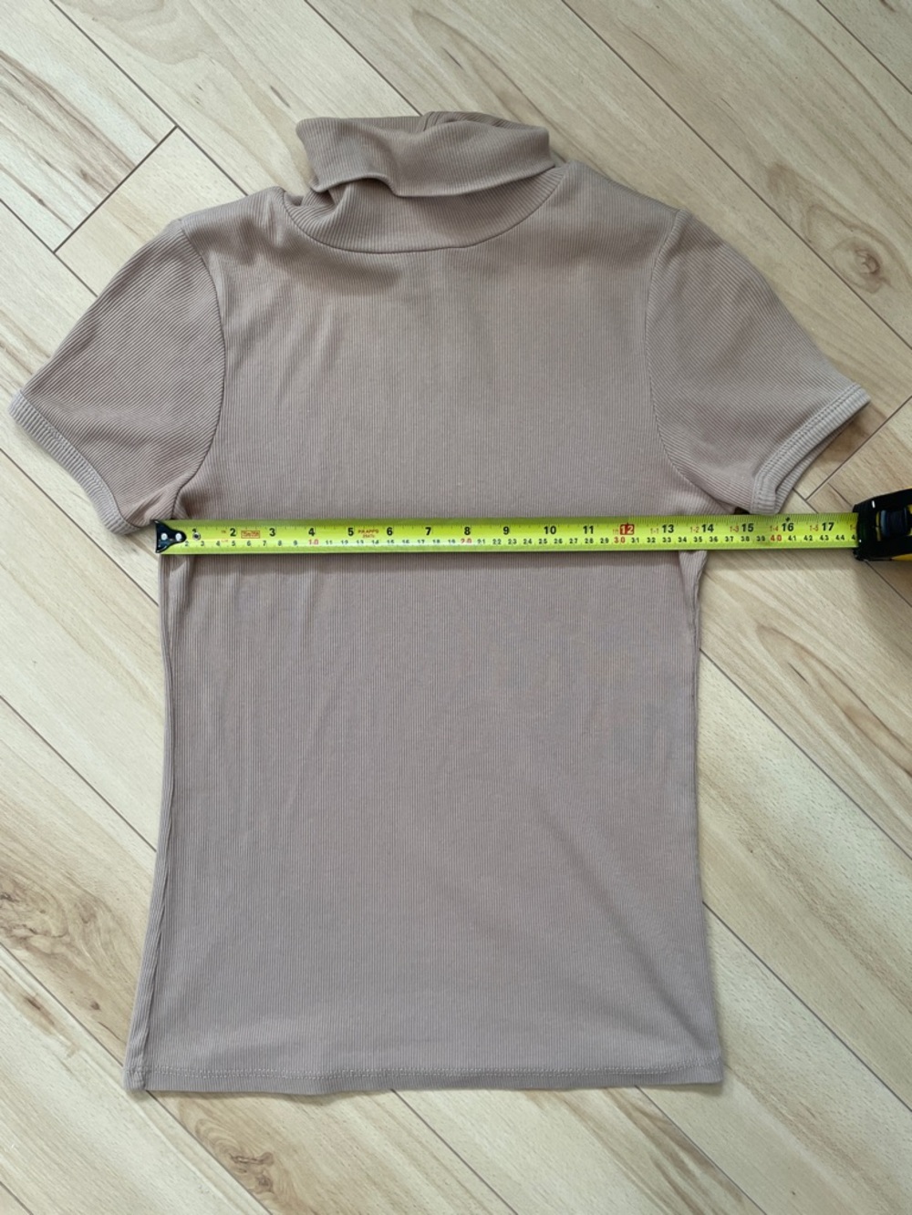 Zara Women’s Sz M Basic Short-Sleeve Turtleneck Tee in Taupe - Picture 3 of 5